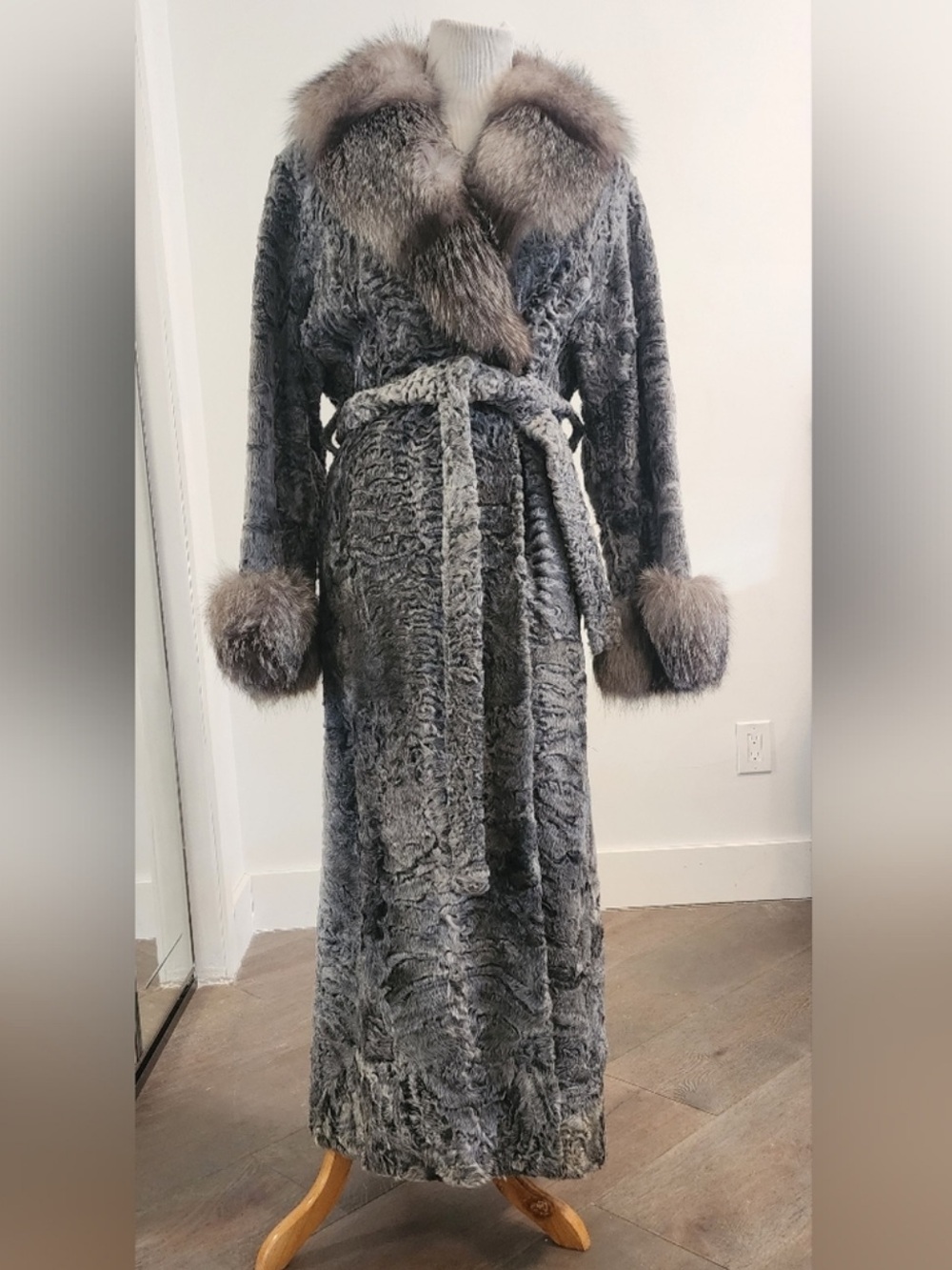 Elegant Authentic real Swaraka Astrakhan curly lamb and silver fox Fur Coat